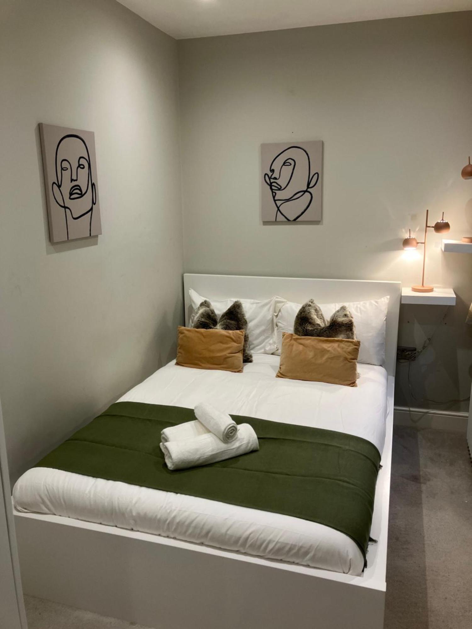 Brilliant 2 Bed Apartment - Spacious, Central & Well-Connected Londra Dış mekan fotoğraf