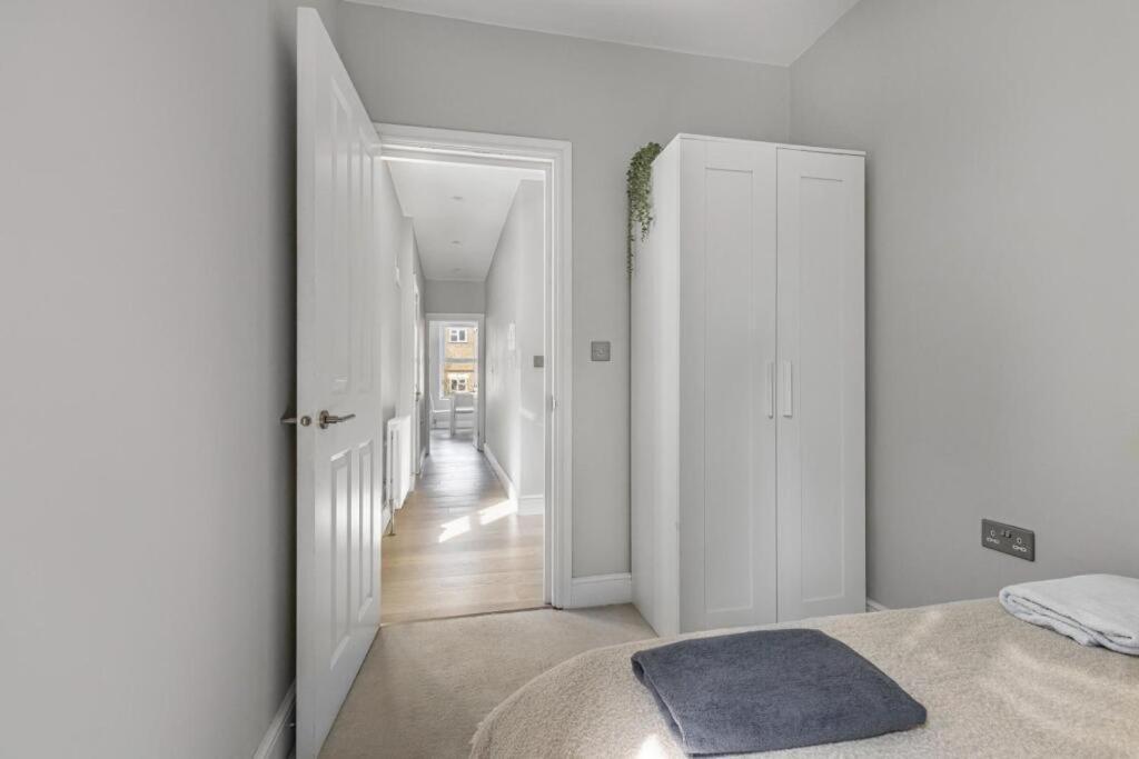 Brilliant 2 Bed Apartment - Spacious, Central & Well-Connected Londra Dış mekan fotoğraf