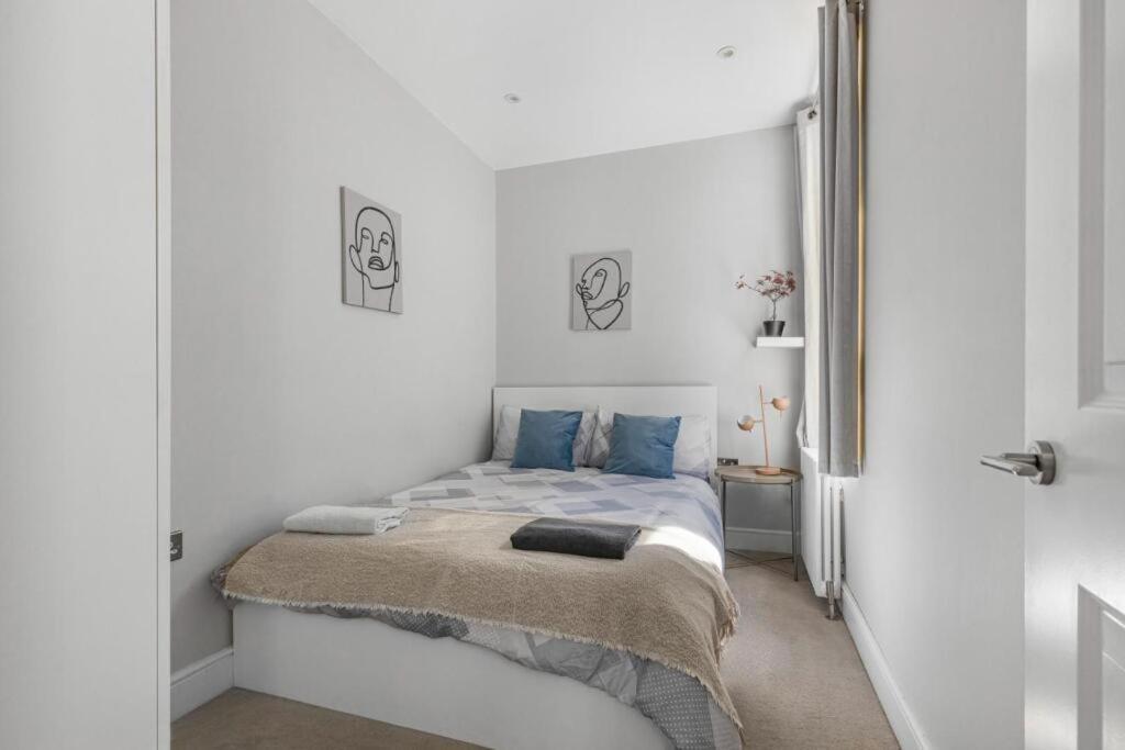 Brilliant 2 Bed Apartment - Spacious, Central & Well-Connected Londra Dış mekan fotoğraf